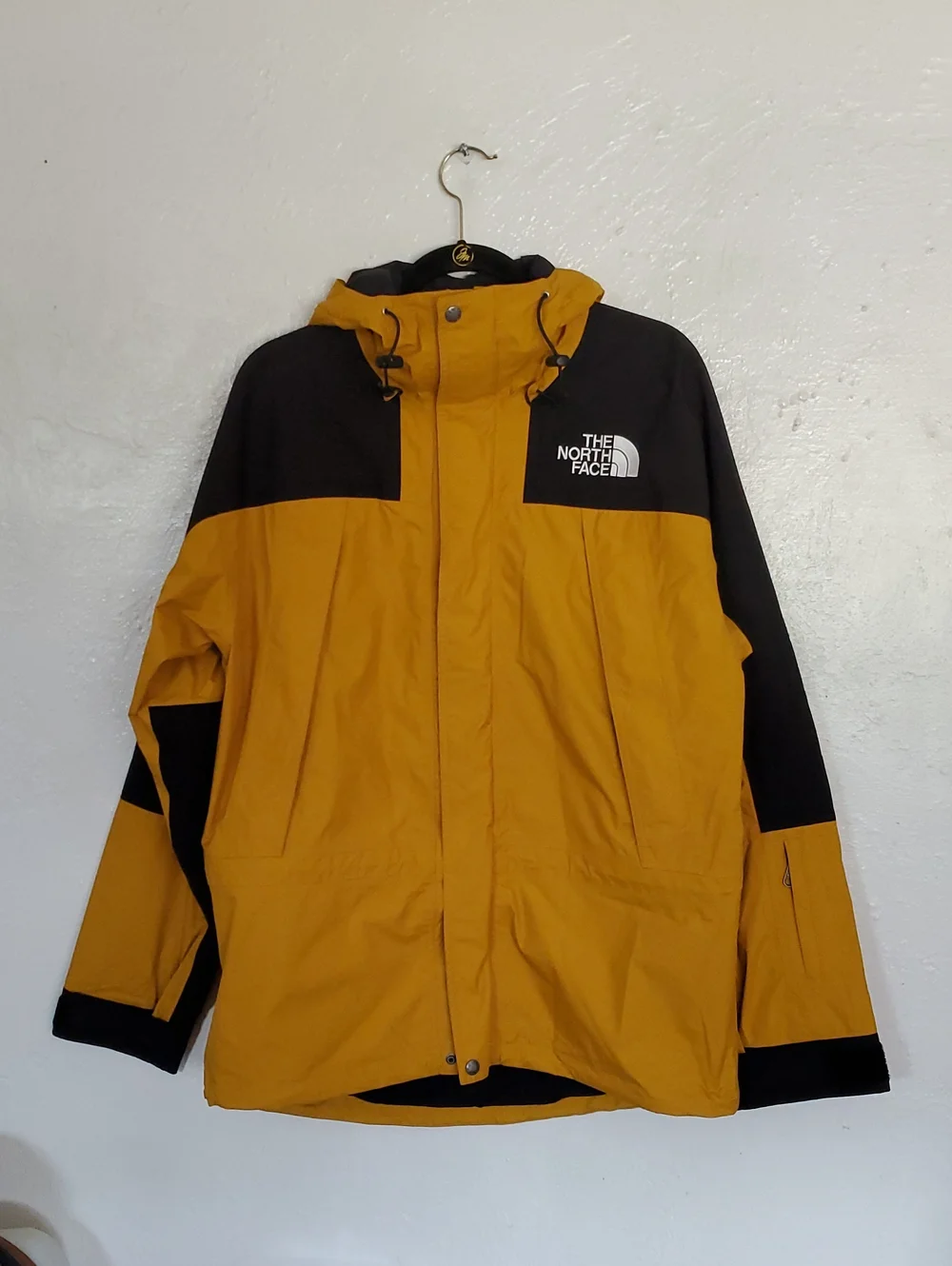 The North Face K2RM Dryvent  Hooded Raincoat In Yellow and Black Mens M